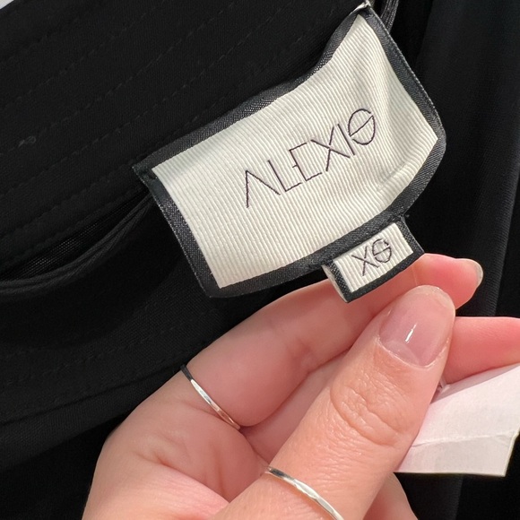 NWT Alexis Addison One-Shoulder Black Gown - Picture 9 of 13